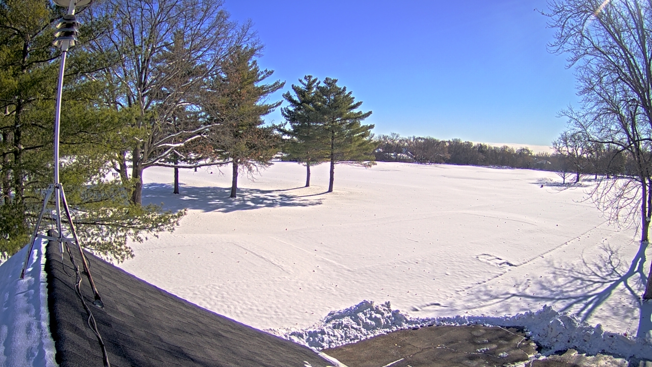 Thumbnail for current weather camera view from The Grove Country Club in Long Grove, Illinois