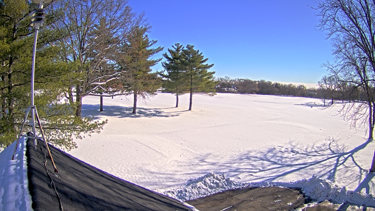 Thumbnail for current weather camera view from The Grove Country Club in Long Grove, Illinois