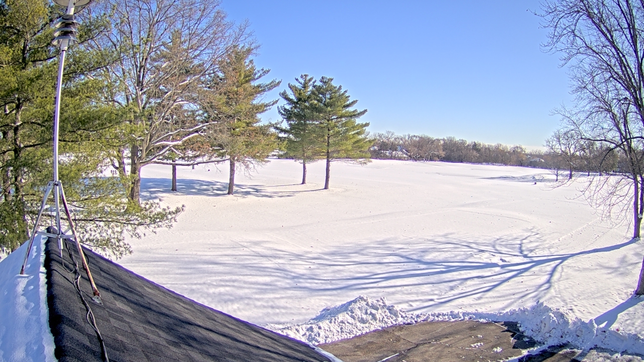 Thumbnail for current weather camera view from The Grove Country Club in Long Grove, Illinois