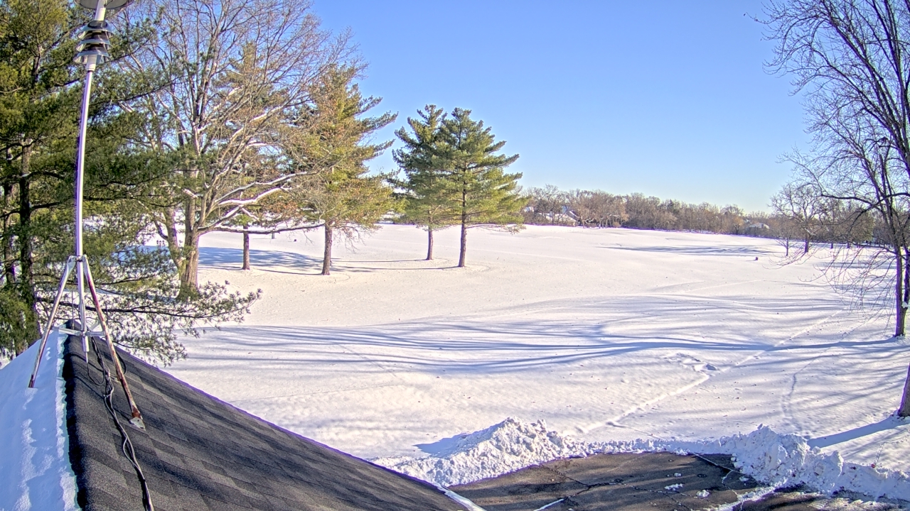 Thumbnail for current weather camera view from The Grove Country Club in Long Grove, Illinois