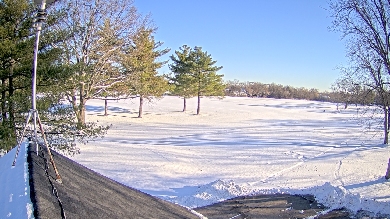 Thumbnail for current weather camera view from The Grove Country Club in Long Grove, Illinois