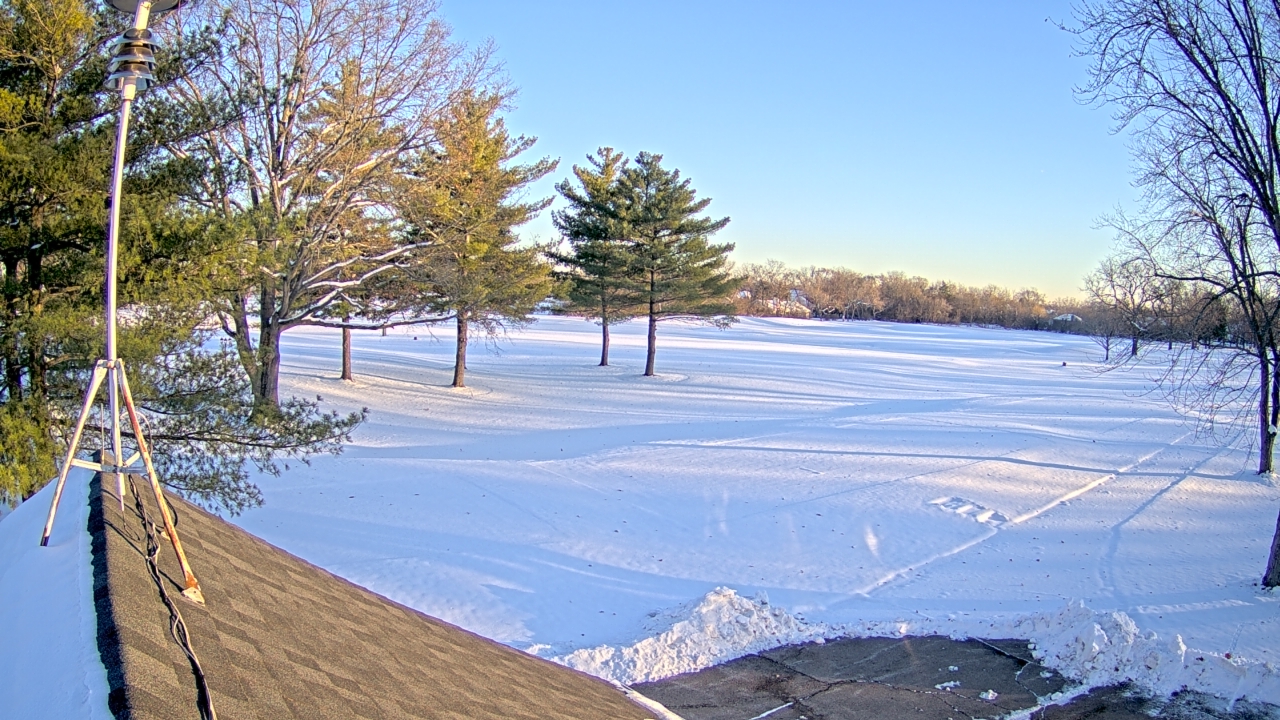 Thumbnail for current weather camera view from The Grove Country Club in Long Grove, Illinois