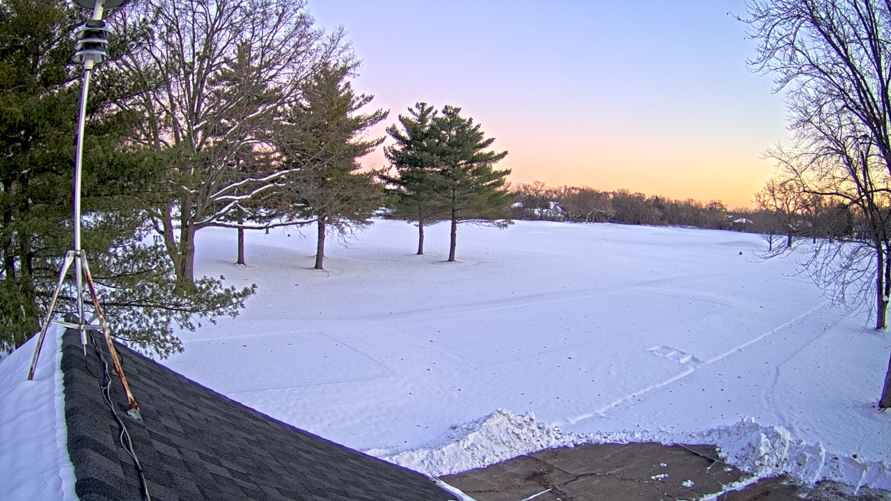 Thumbnail for current weather camera view from The Grove Country Club in Long Grove, Illinois