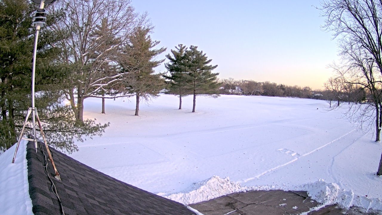 Thumbnail for current weather camera view from The Grove Country Club in Long Grove, Illinois