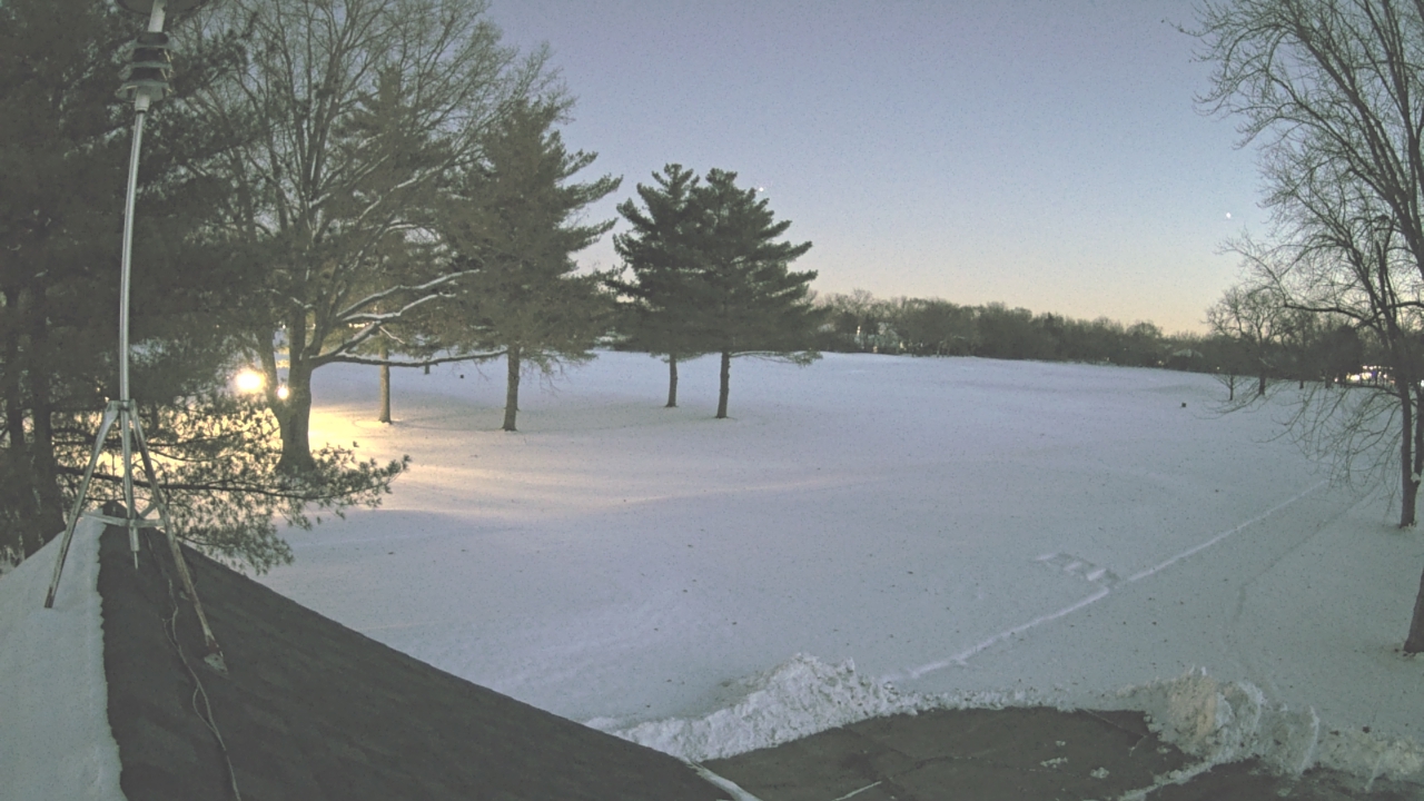 Thumbnail for current weather camera view from The Grove Country Club in Long Grove, Illinois