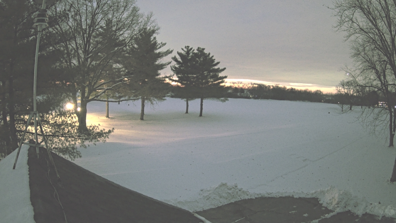 Thumbnail for current weather camera view from The Grove Country Club in Long Grove, Illinois