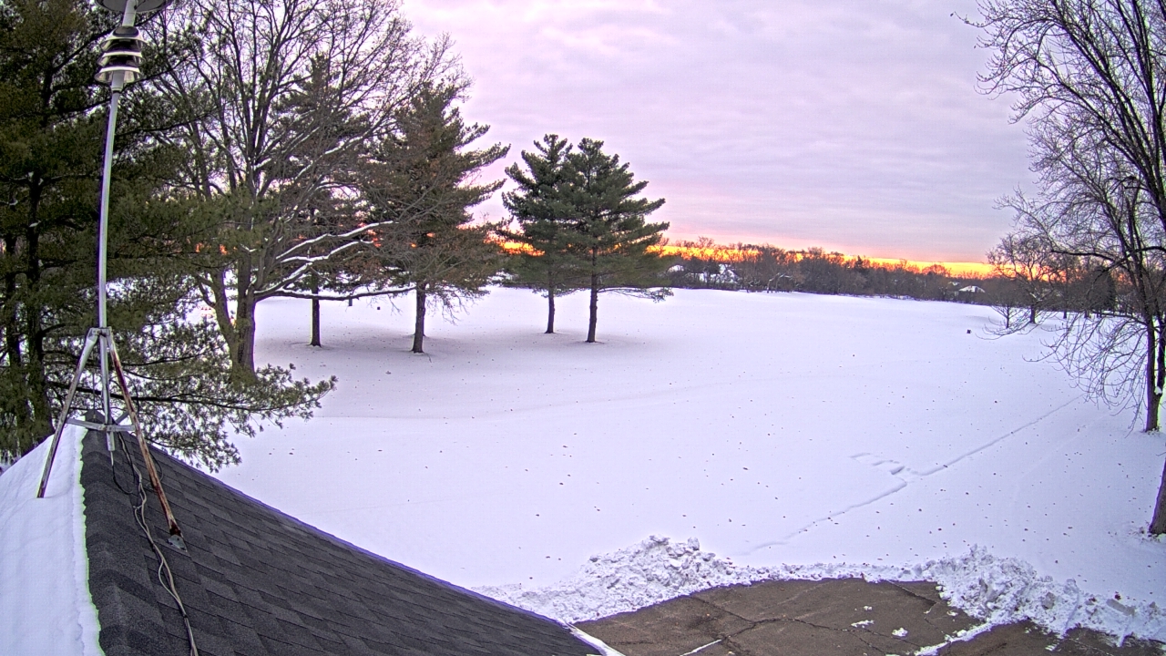 Thumbnail for current weather camera view from The Grove Country Club in Long Grove, Illinois