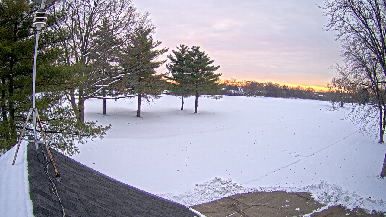 Thumbnail for current weather camera view from The Grove Country Club in Long Grove, Illinois