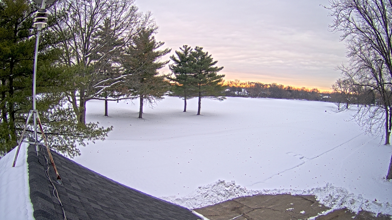 Thumbnail for current weather camera view from The Grove Country Club in Long Grove, Illinois