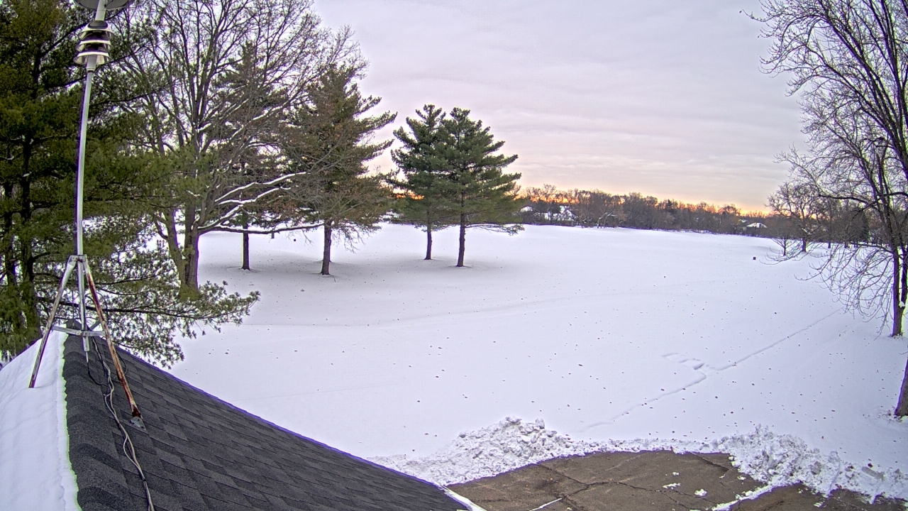 Thumbnail for current weather camera view from The Grove Country Club in Long Grove, Illinois