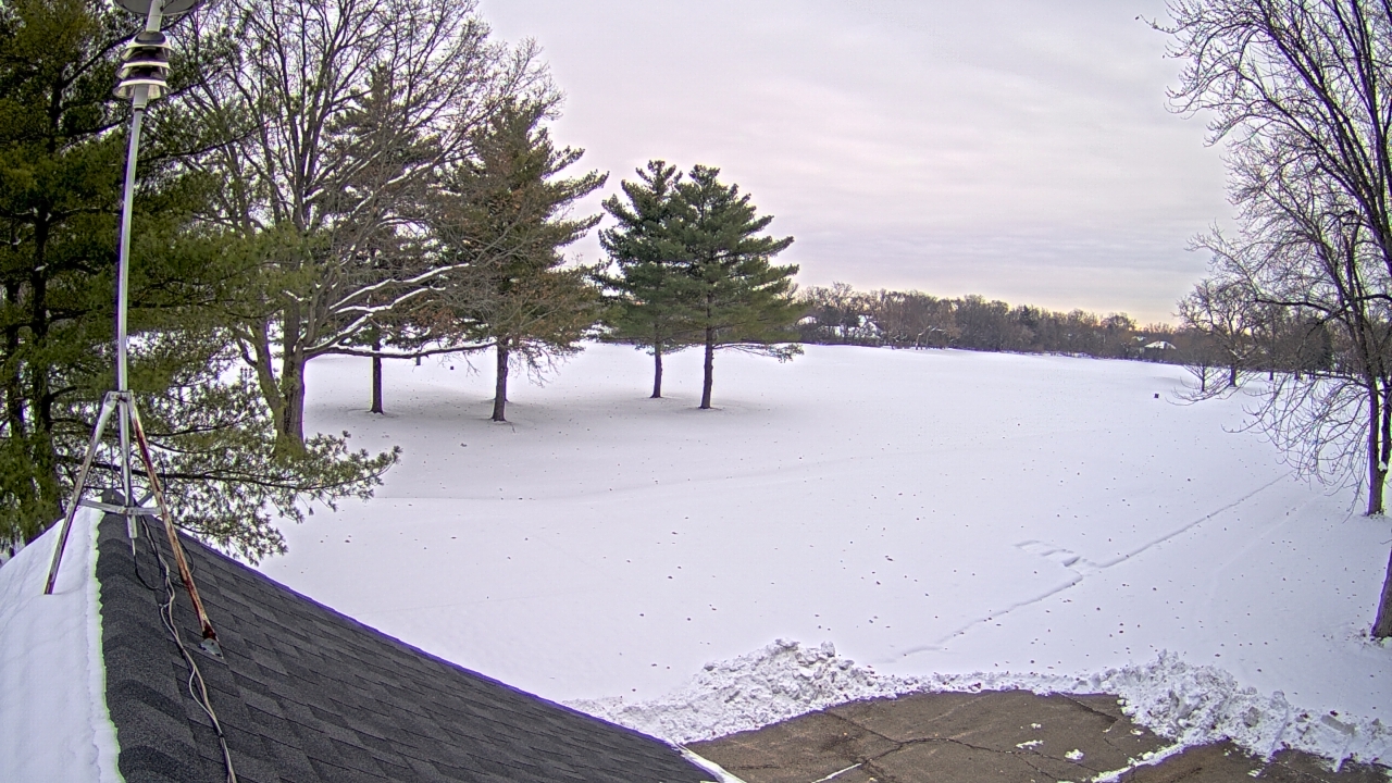 Thumbnail for current weather camera view from The Grove Country Club in Long Grove, Illinois