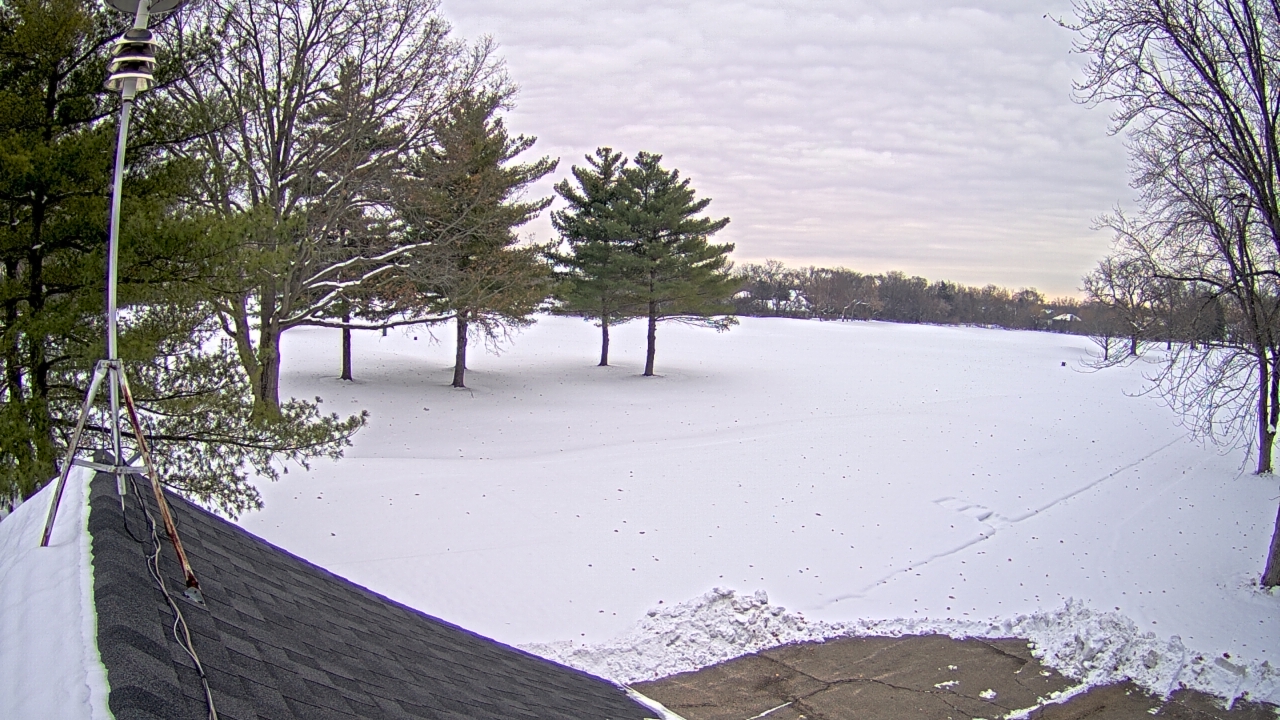 Thumbnail for current weather camera view from The Grove Country Club in Long Grove, Illinois