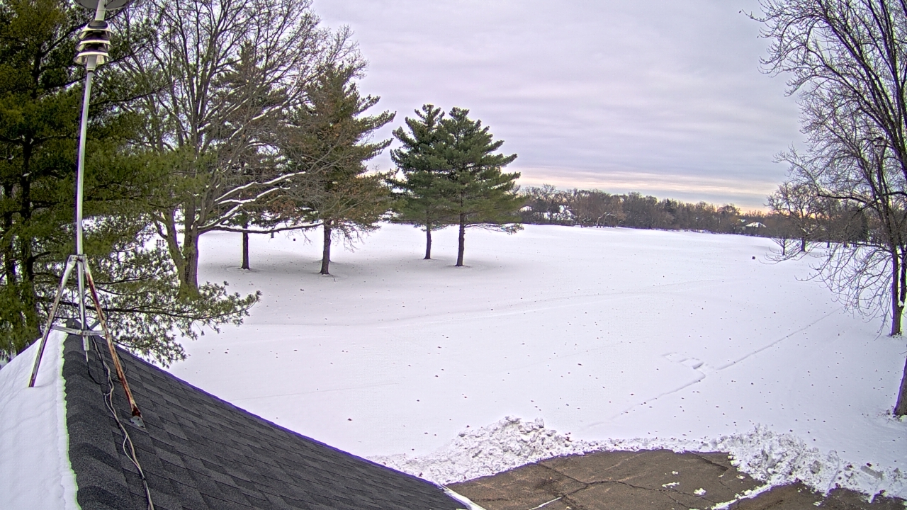 Thumbnail for current weather camera view from The Grove Country Club in Long Grove, Illinois