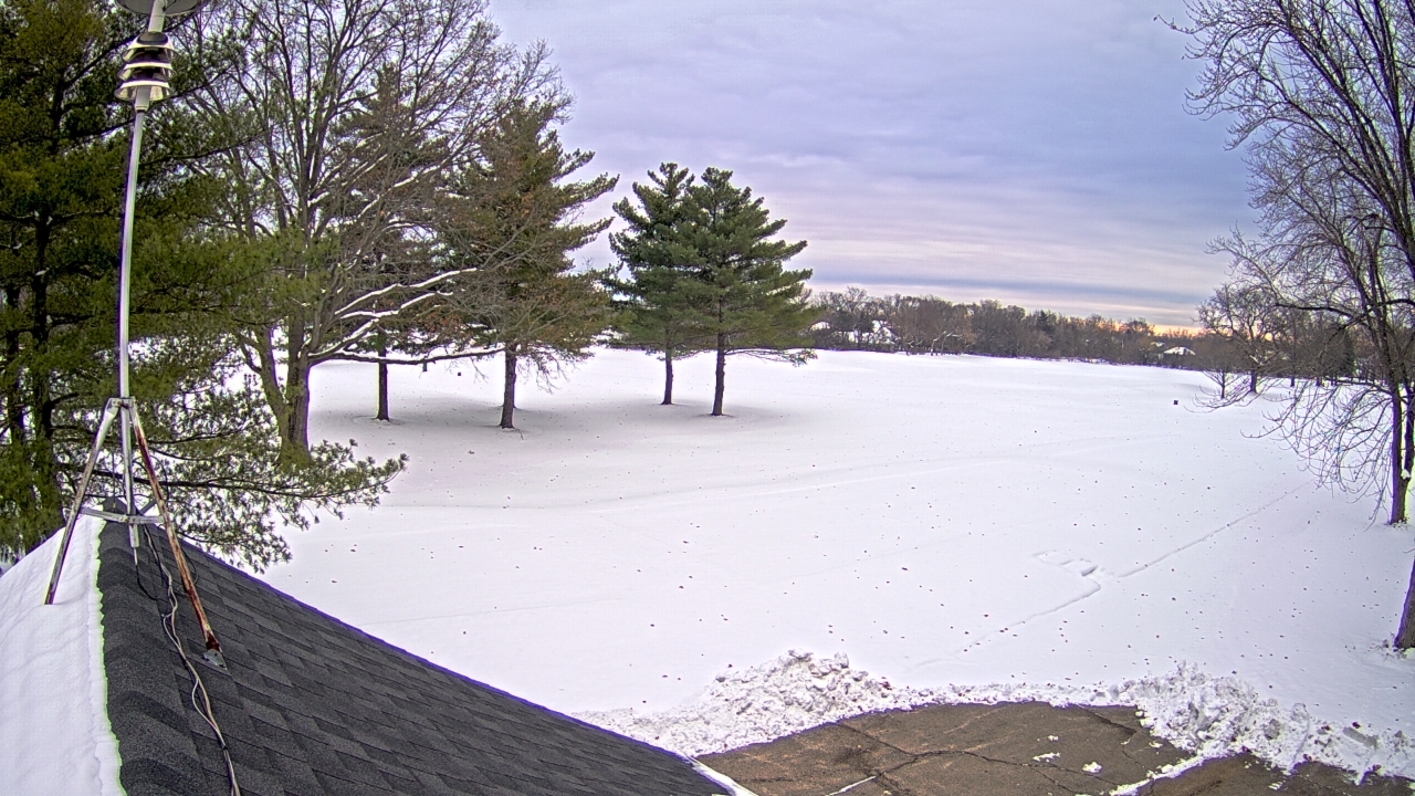 Thumbnail for current weather camera view from The Grove Country Club in Long Grove, Illinois