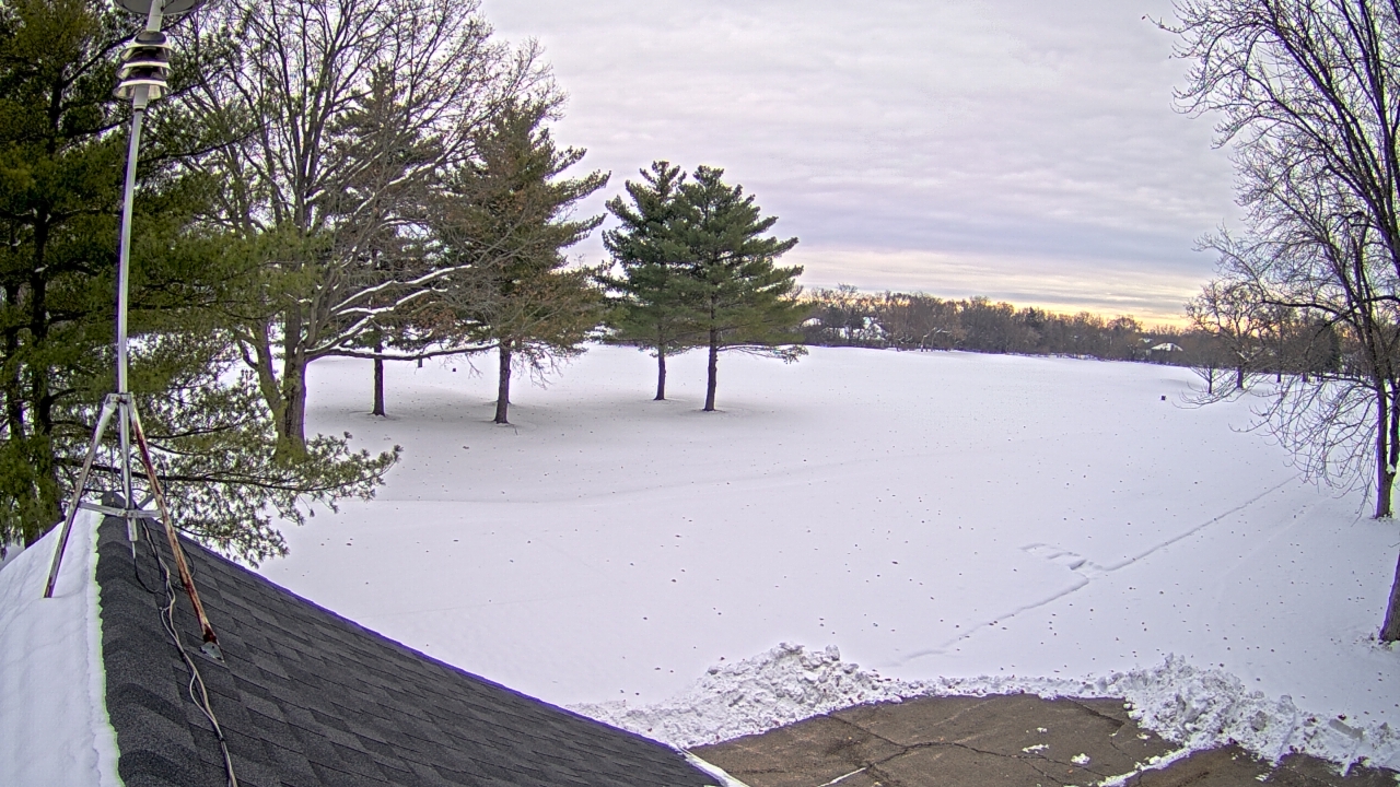 Thumbnail for current weather camera view from The Grove Country Club in Long Grove, Illinois