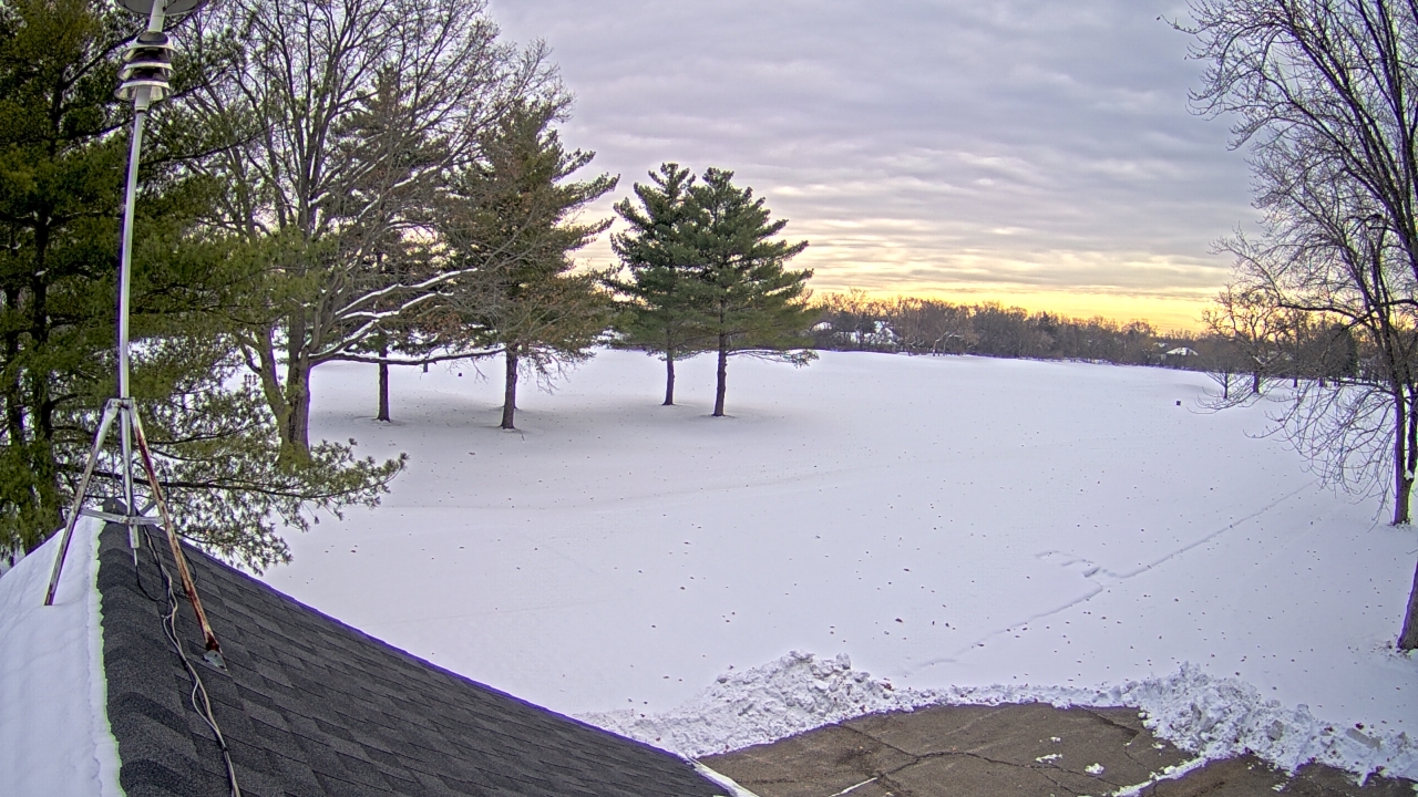 Thumbnail for current weather camera view from The Grove Country Club in Long Grove, Illinois