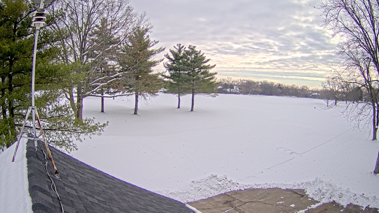Thumbnail for current weather camera view from The Grove Country Club in Long Grove, Illinois