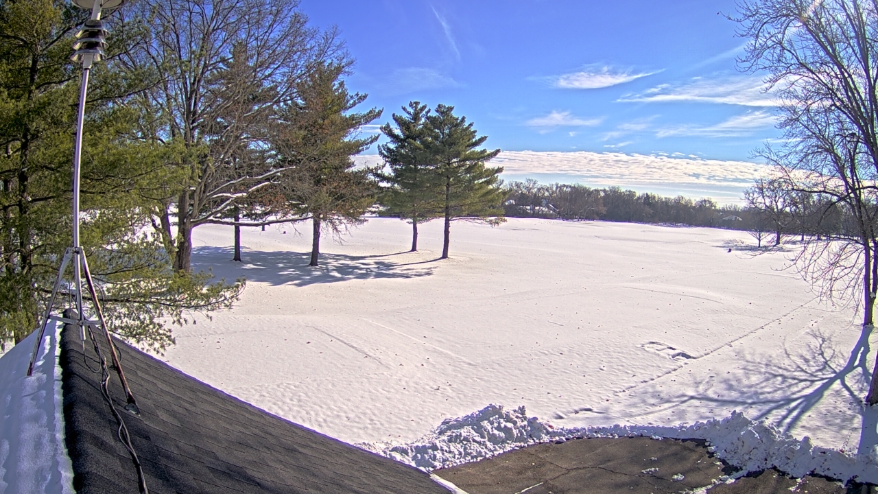 Thumbnail for current weather camera view from The Grove Country Club in Long Grove, Illinois