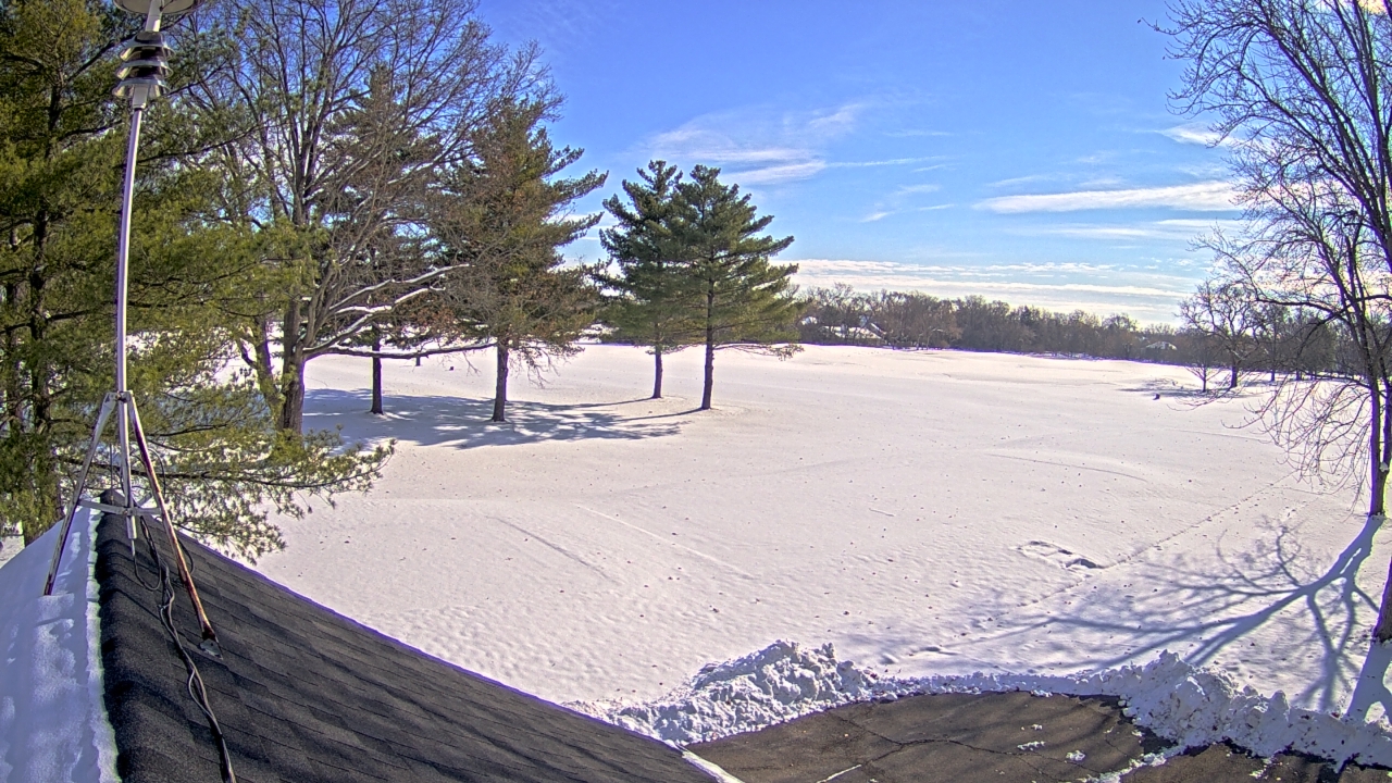 Thumbnail for current weather camera view from The Grove Country Club in Long Grove, Illinois