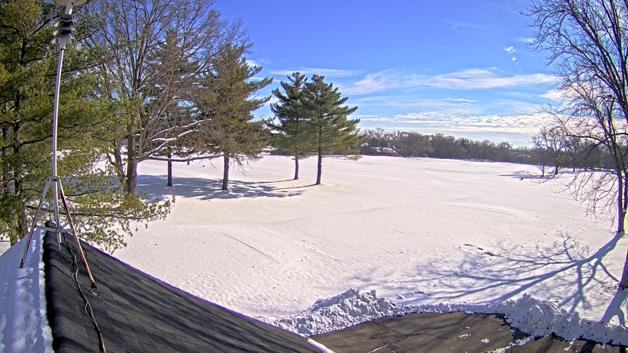 Thumbnail for current weather camera view from The Grove Country Club in Long Grove, Illinois