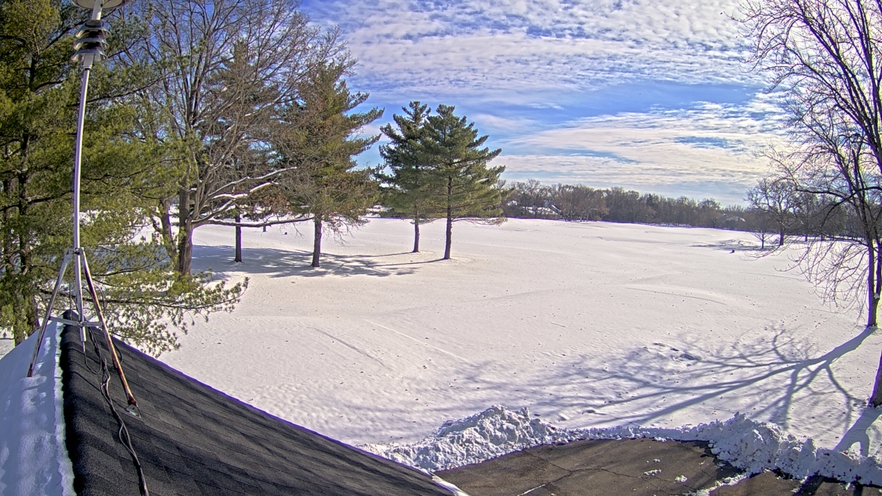 Thumbnail for current weather camera view from The Grove Country Club in Long Grove, Illinois
