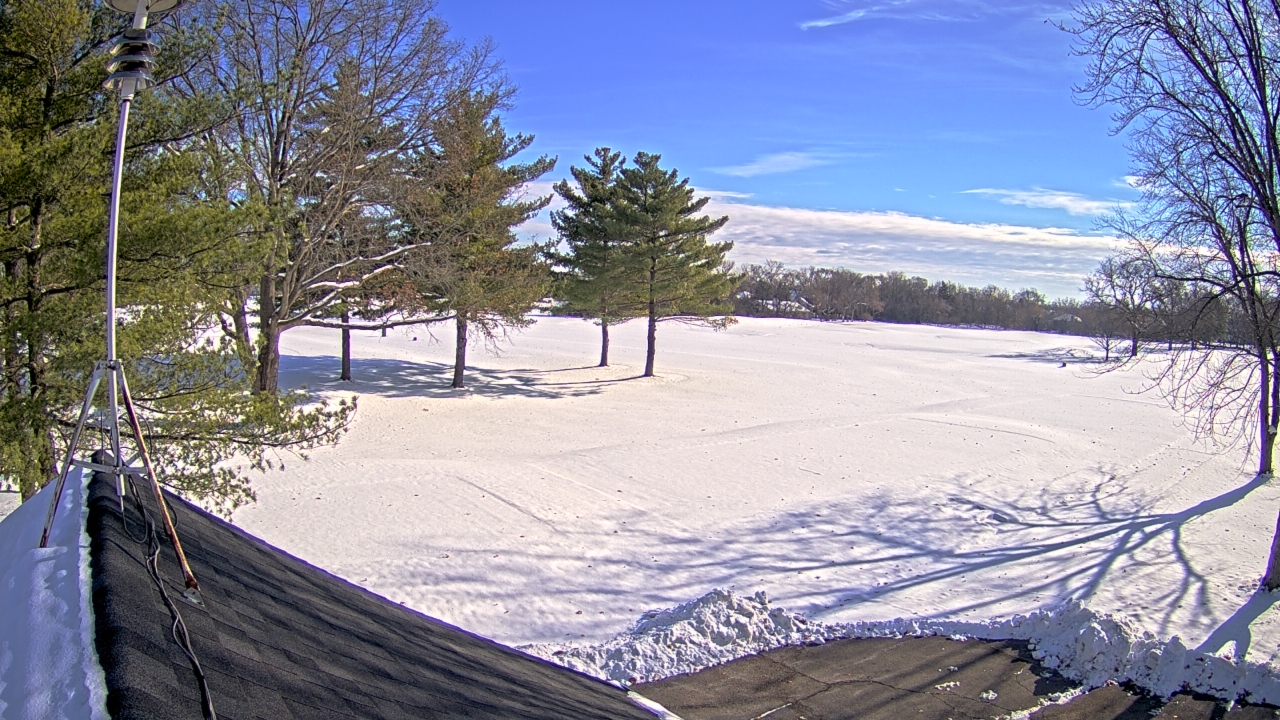 Thumbnail for current weather camera view from The Grove Country Club in Long Grove, Illinois