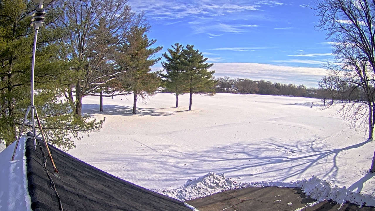 Thumbnail for current weather camera view from The Grove Country Club in Long Grove, Illinois