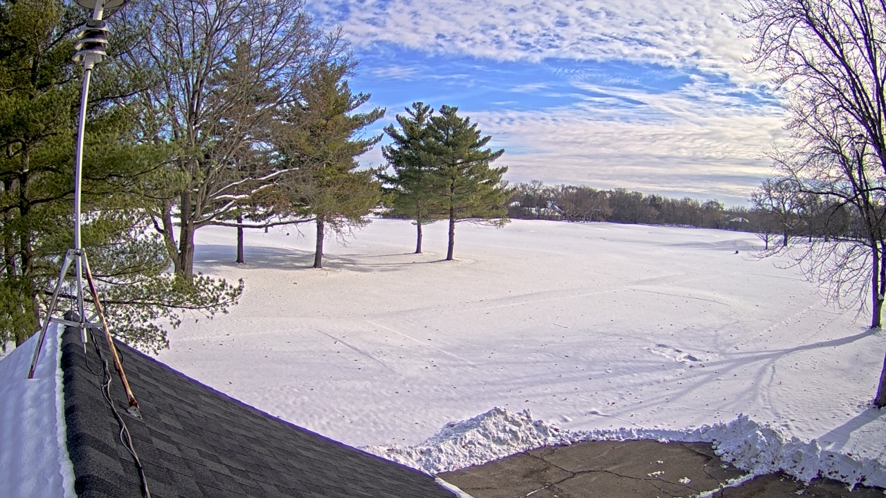 Thumbnail for current weather camera view from The Grove Country Club in Long Grove, Illinois