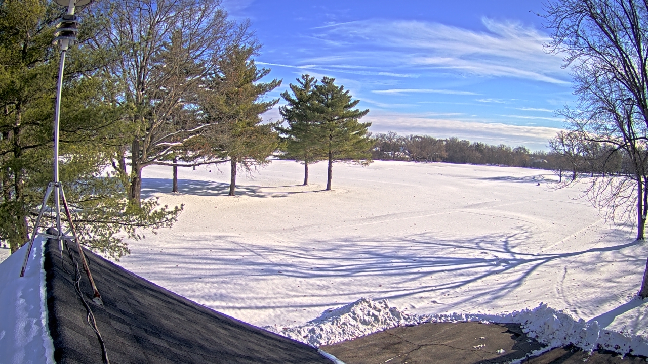 Thumbnail for current weather camera view from The Grove Country Club in Long Grove, Illinois