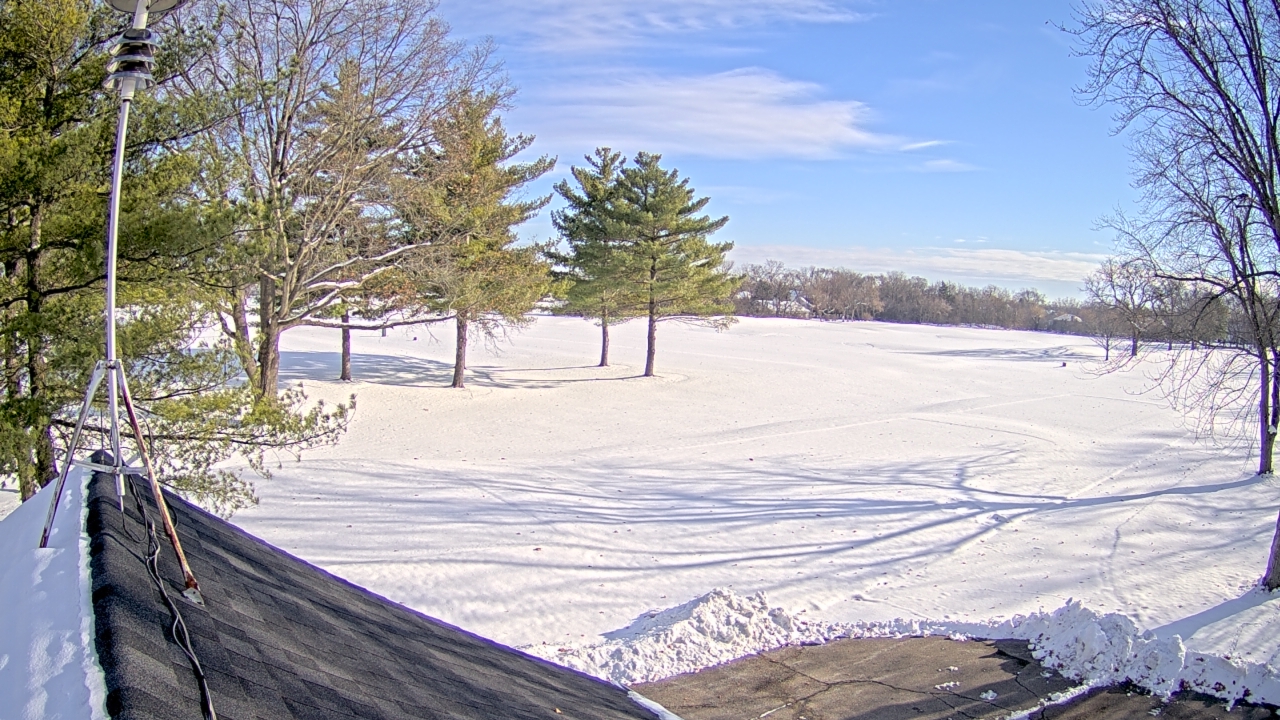 Thumbnail for current weather camera view from The Grove Country Club in Long Grove, Illinois