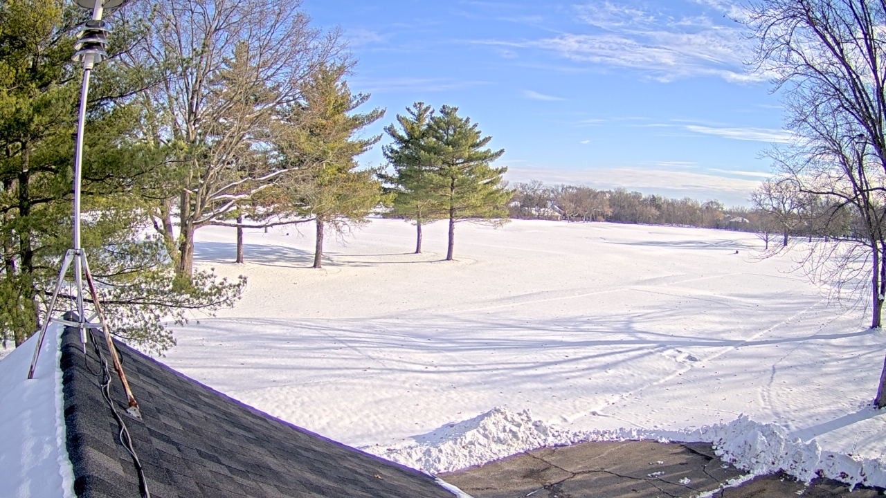 Thumbnail for current weather camera view from The Grove Country Club in Long Grove, Illinois