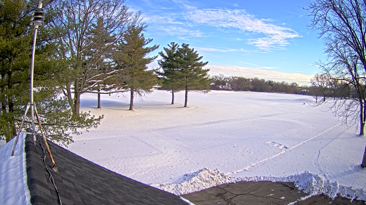 Thumbnail for current weather camera view from The Grove Country Club in Long Grove, Illinois