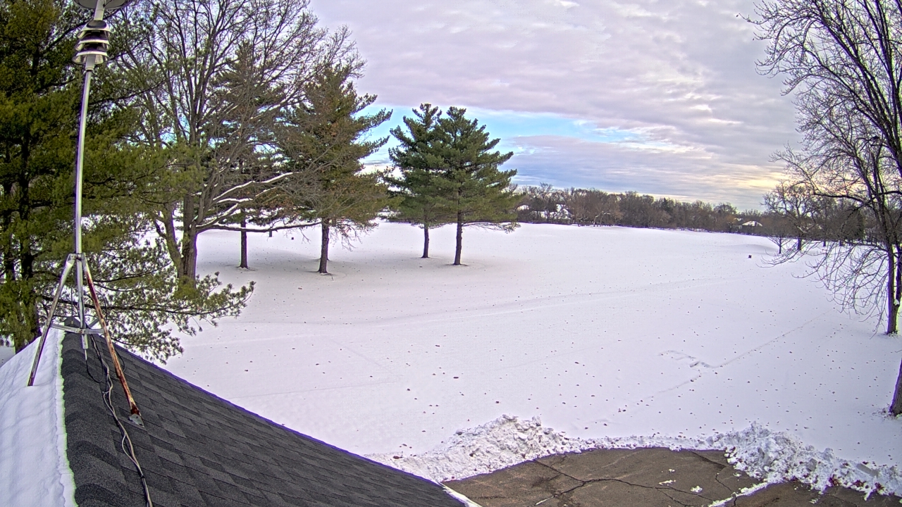 Thumbnail for current weather camera view from The Grove Country Club in Long Grove, Illinois