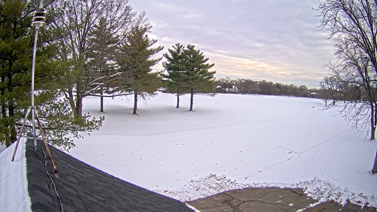 Thumbnail for current weather camera view from The Grove Country Club in Long Grove, Illinois