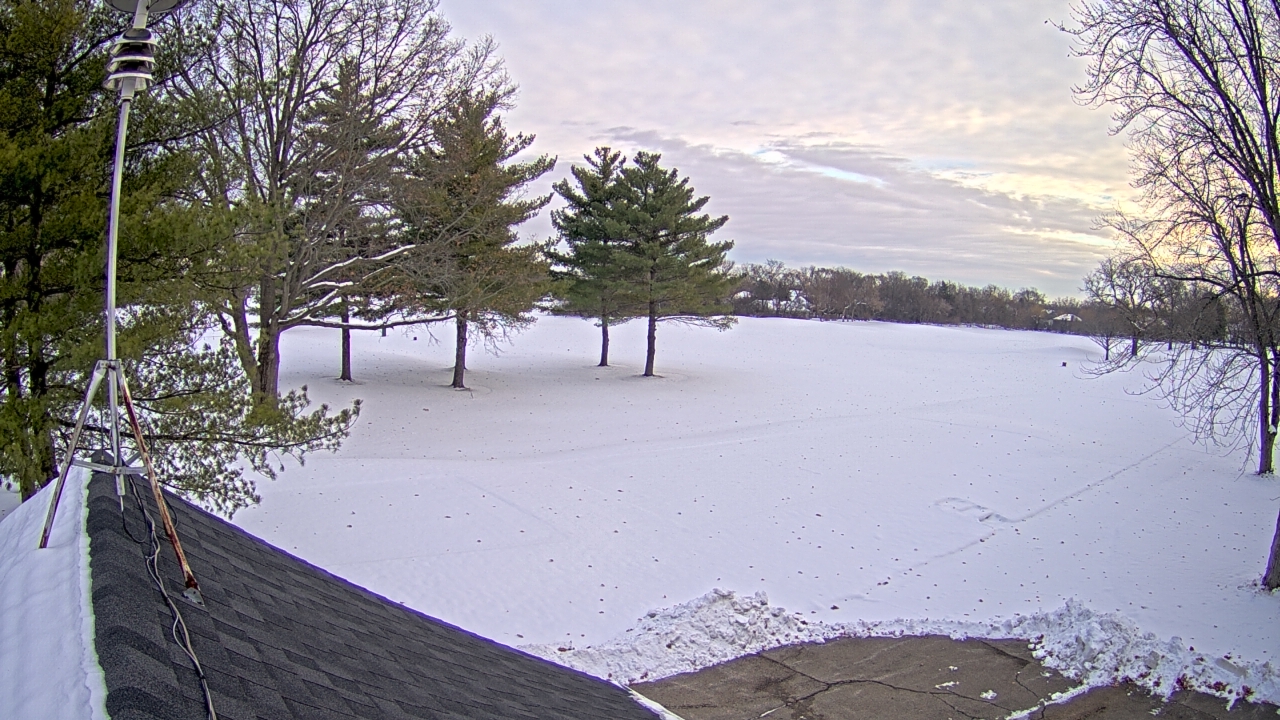 Thumbnail for current weather camera view from The Grove Country Club in Long Grove, Illinois