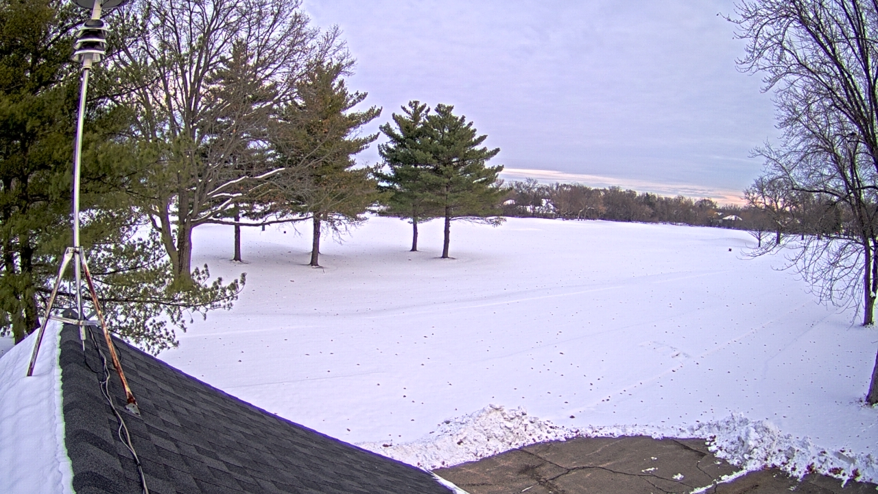 Thumbnail for current weather camera view from The Grove Country Club in Long Grove, Illinois