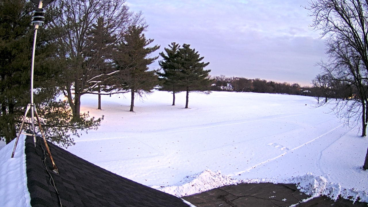 Thumbnail for current weather camera view from The Grove Country Club in Long Grove, Illinois