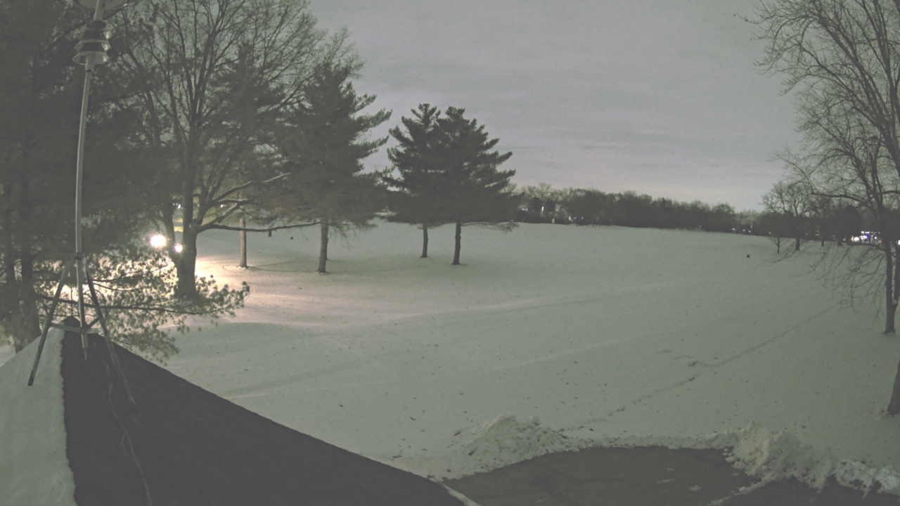 Thumbnail for current weather camera view from The Grove Country Club in Long Grove, Illinois