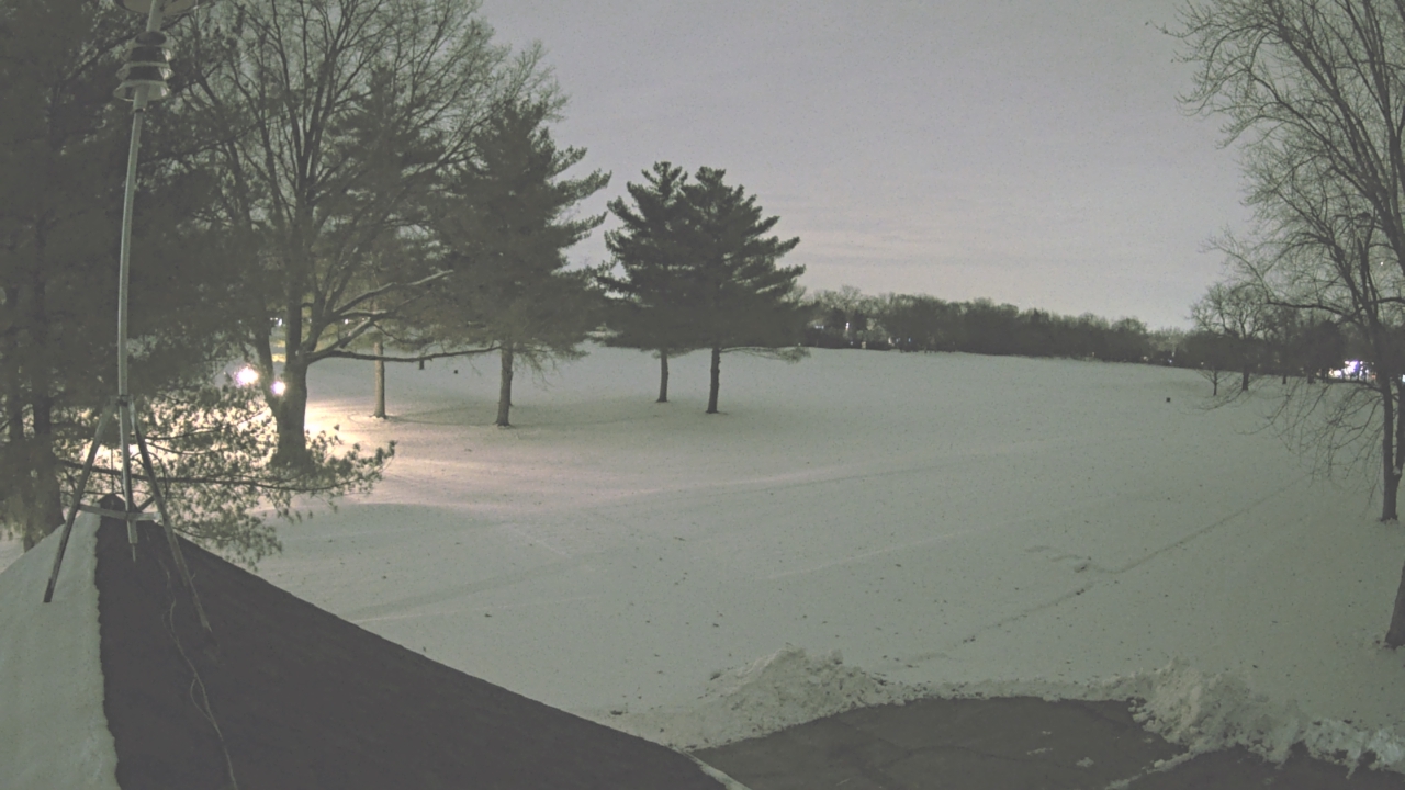 Thumbnail for current weather camera view from The Grove Country Club in Long Grove, Illinois