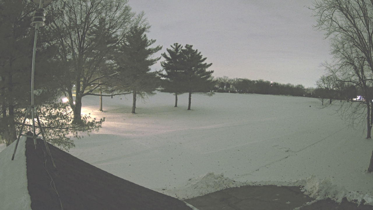 Thumbnail for current weather camera view from The Grove Country Club in Long Grove, Illinois