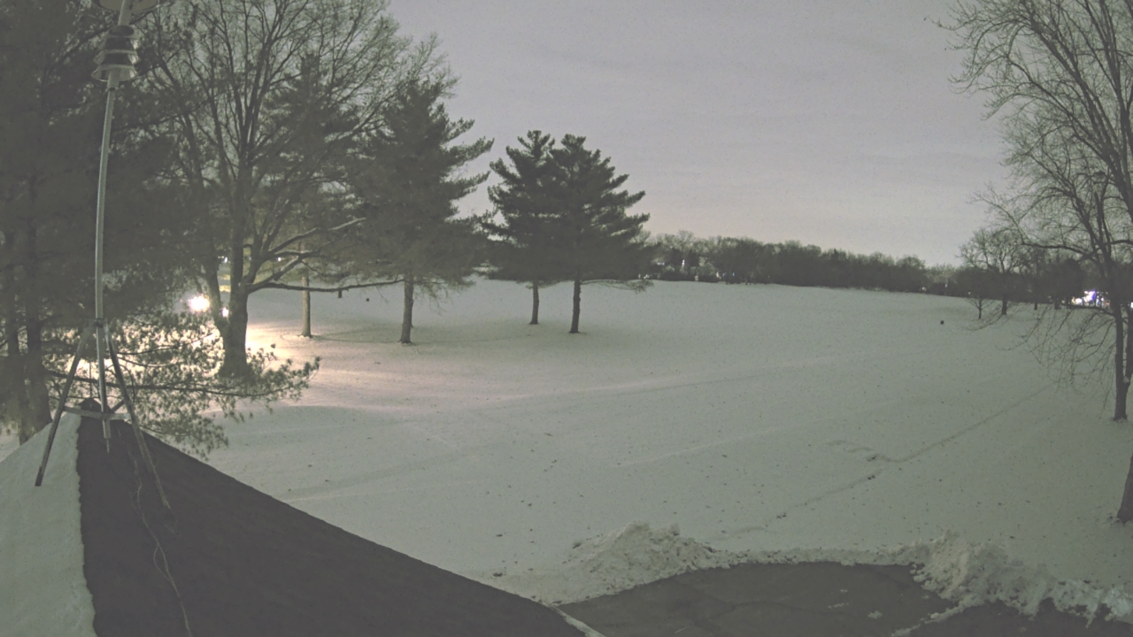 Thumbnail for current weather camera view from The Grove Country Club in Long Grove, Illinois
