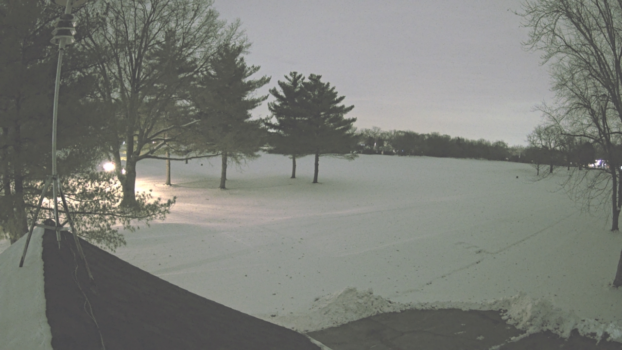 Thumbnail for current weather camera view from The Grove Country Club in Long Grove, Illinois