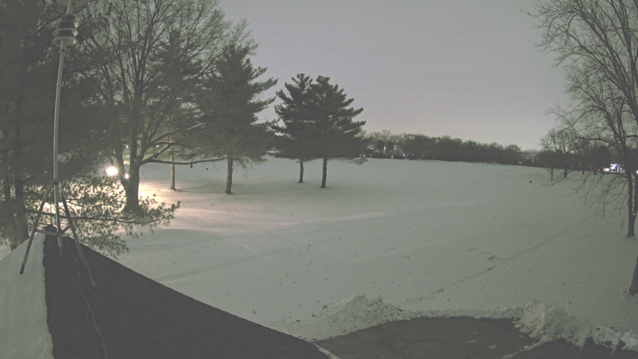 Thumbnail for current weather camera view from The Grove Country Club in Long Grove, Illinois
