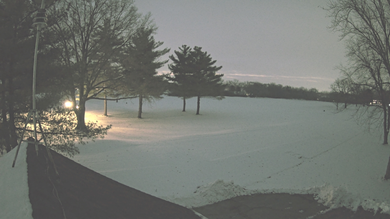 Thumbnail for current weather camera view from The Grove Country Club in Long Grove, Illinois