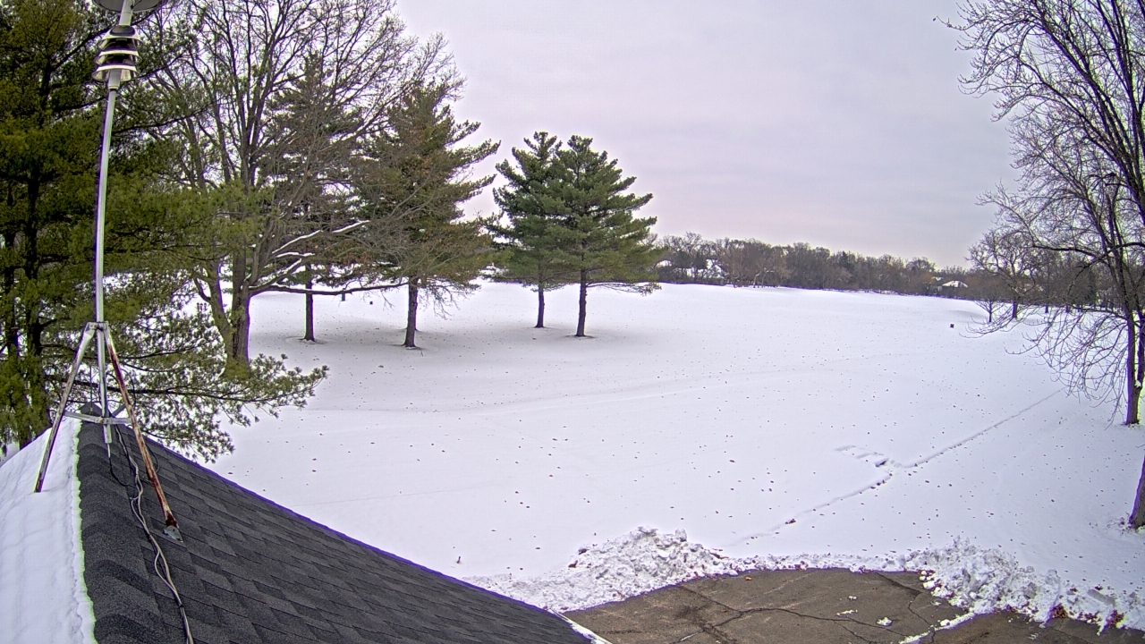 Thumbnail for current weather camera view from The Grove Country Club in Long Grove, Illinois