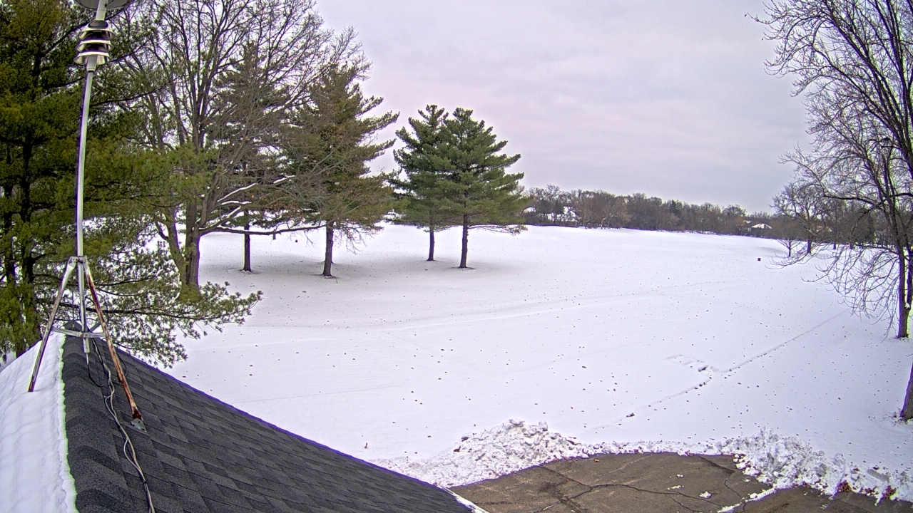 Thumbnail for current weather camera view from The Grove Country Club in Long Grove, Illinois