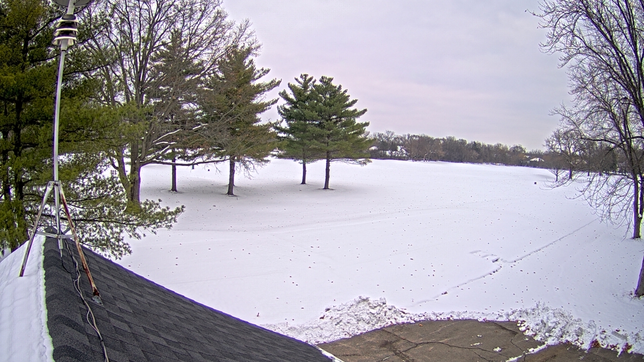 Thumbnail for current weather camera view from The Grove Country Club in Long Grove, Illinois