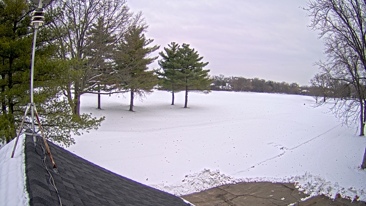 Thumbnail for current weather camera view from The Grove Country Club in Long Grove, Illinois