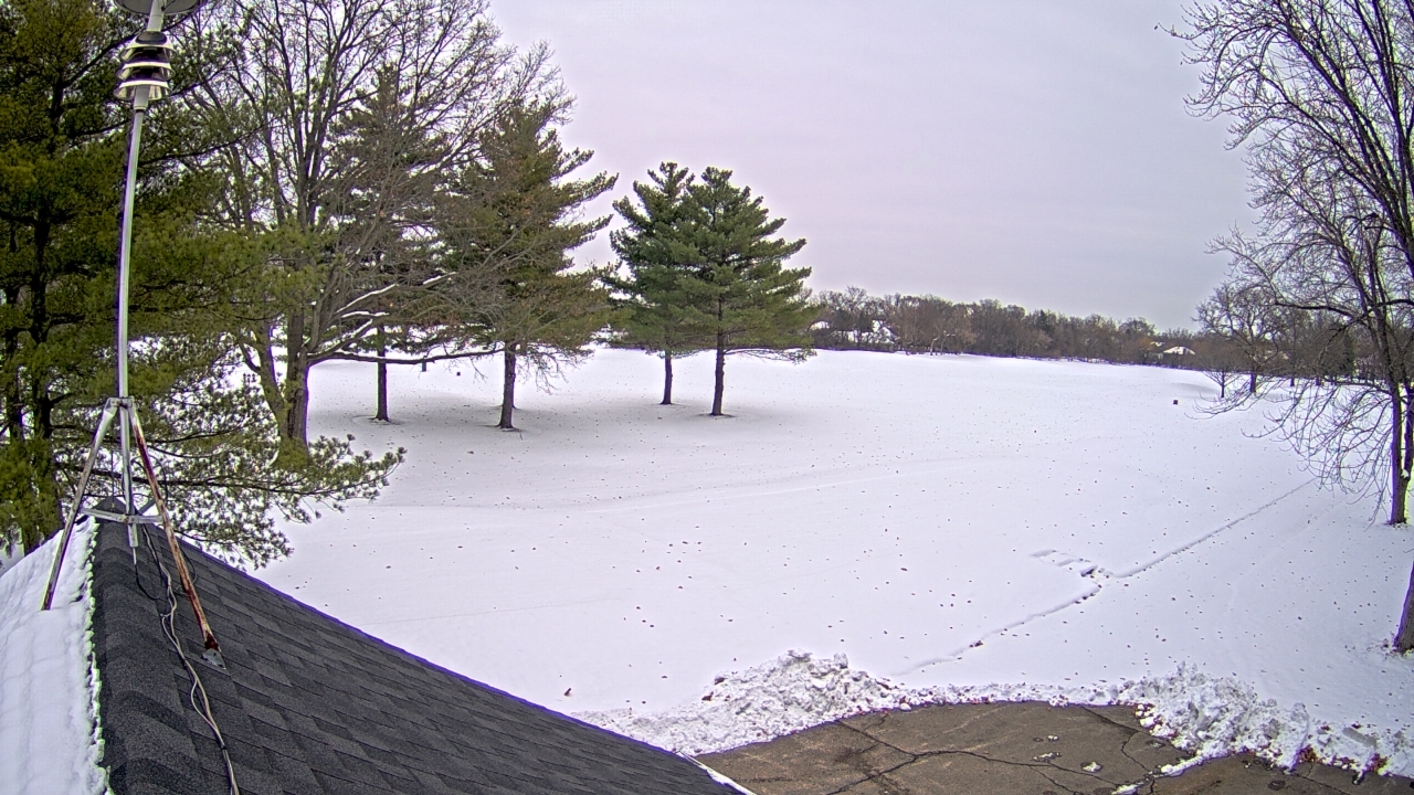 Thumbnail for current weather camera view from The Grove Country Club in Long Grove, Illinois