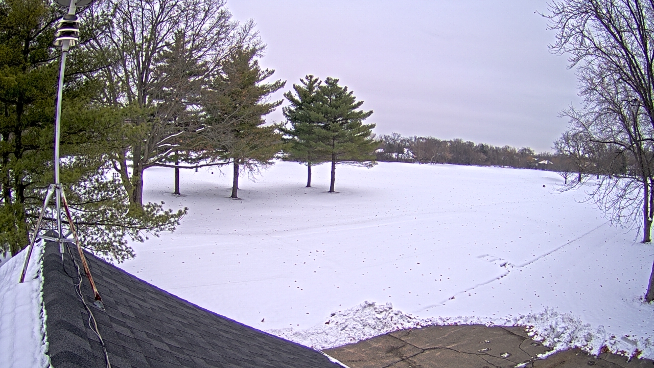 Thumbnail for current weather camera view from The Grove Country Club in Long Grove, Illinois